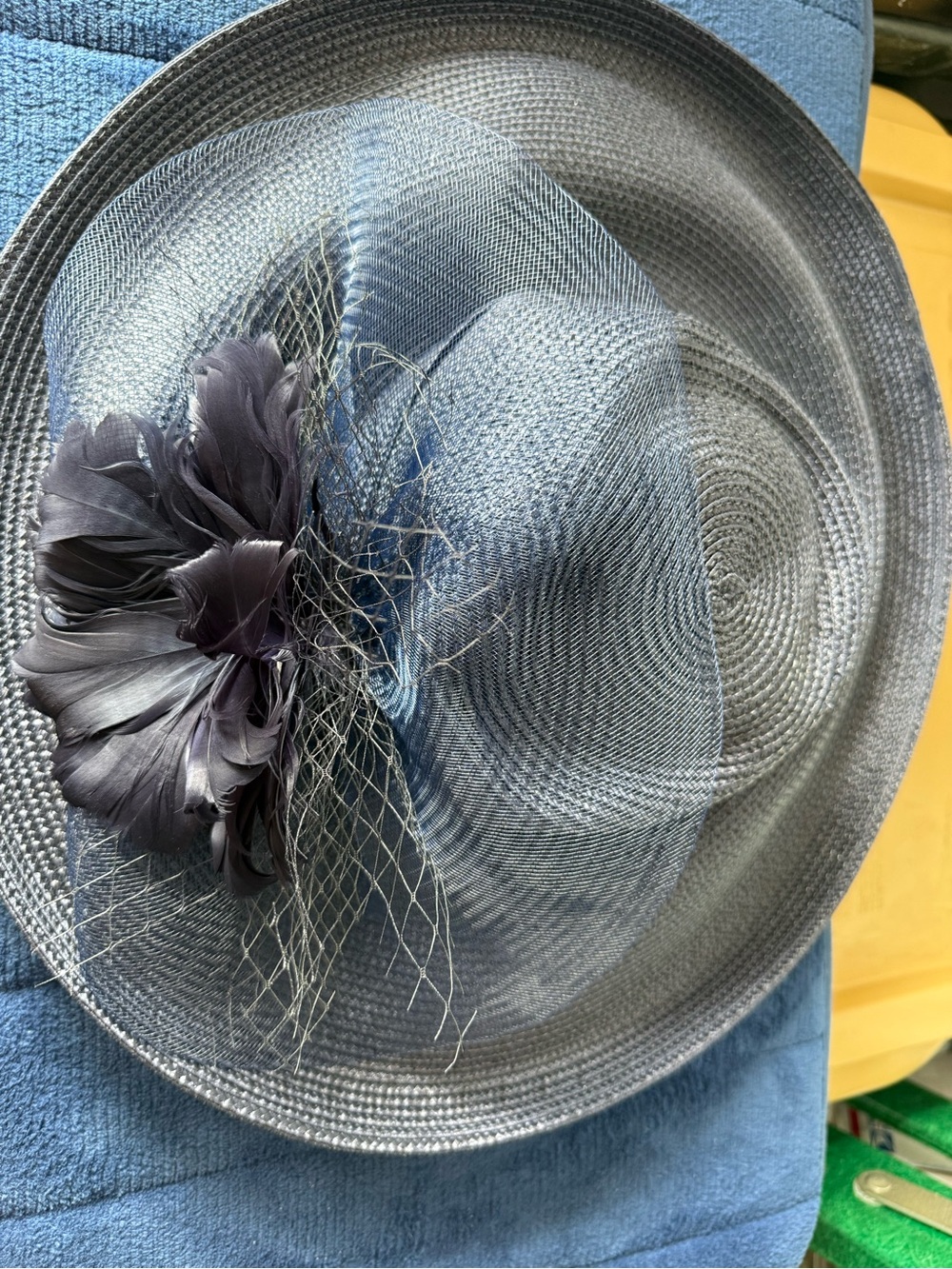 Bellissimo Navy Wide Sheer Brim Fascinator Hat Feather Accent Wedding Church New - Picture 4 of 5